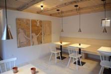 Blick in den Nebenraum des Museumscafes